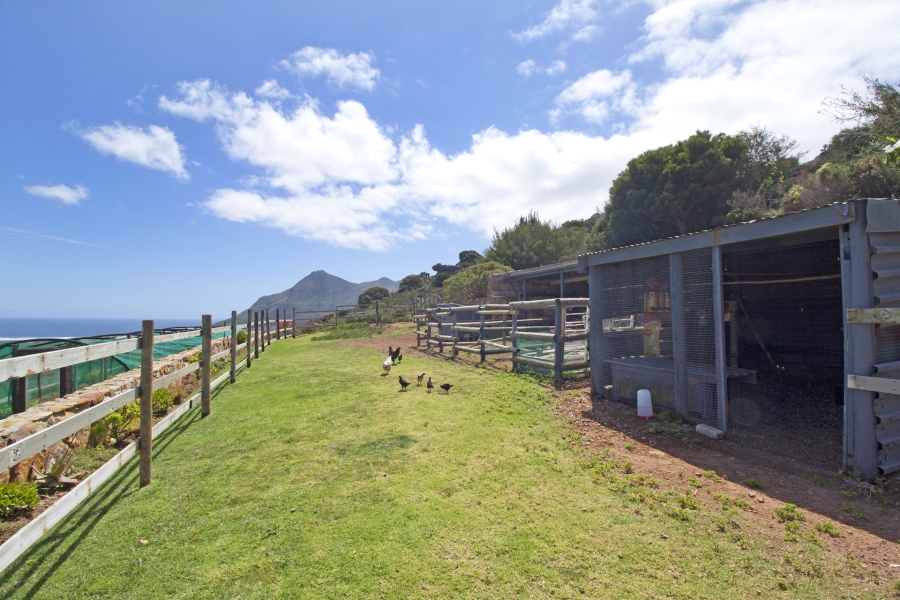 To Let 5 Bedroom Property for Rent in San Michel Western Cape